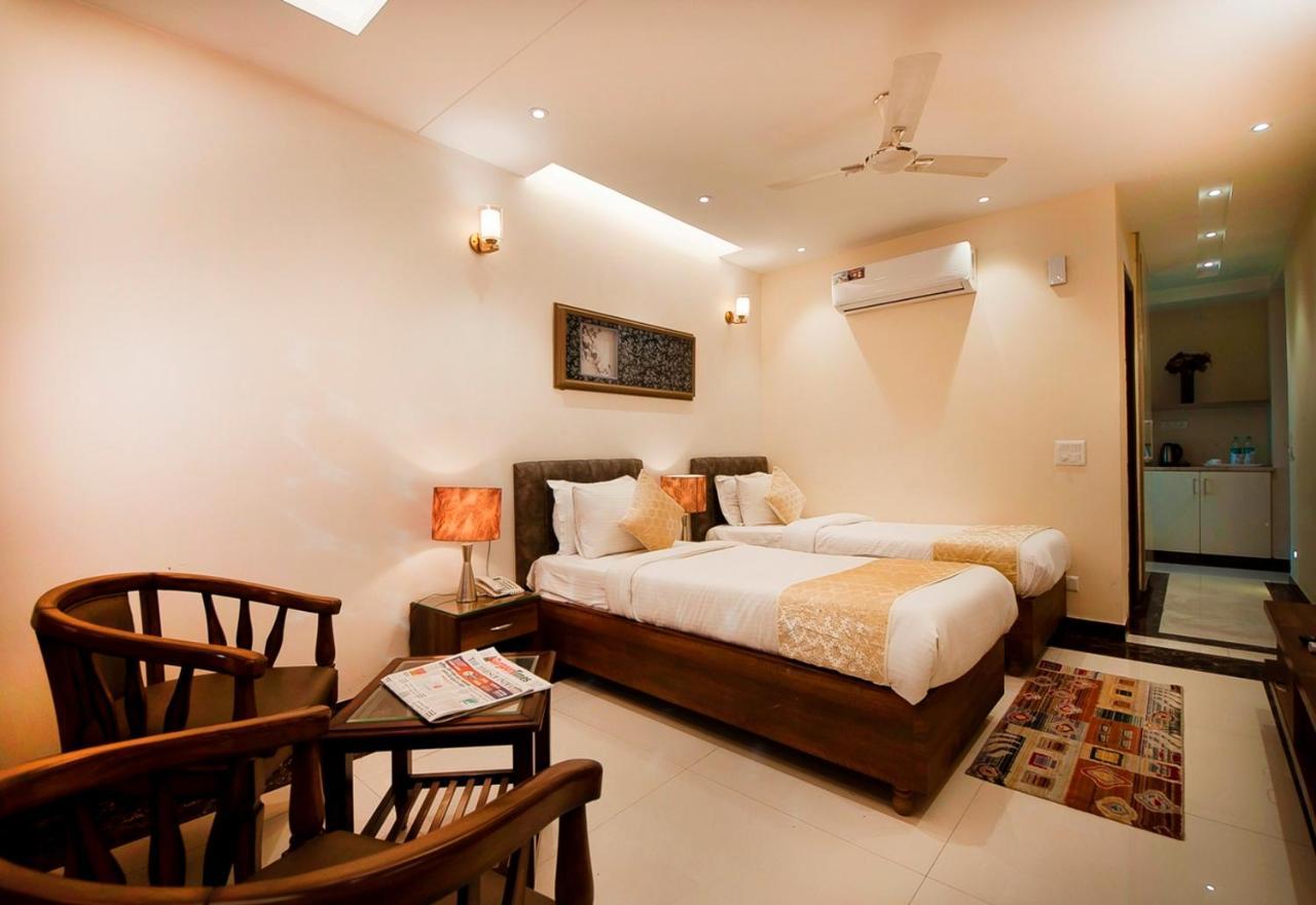 Imperial Apartments Huda City Gurgaon Esterno foto