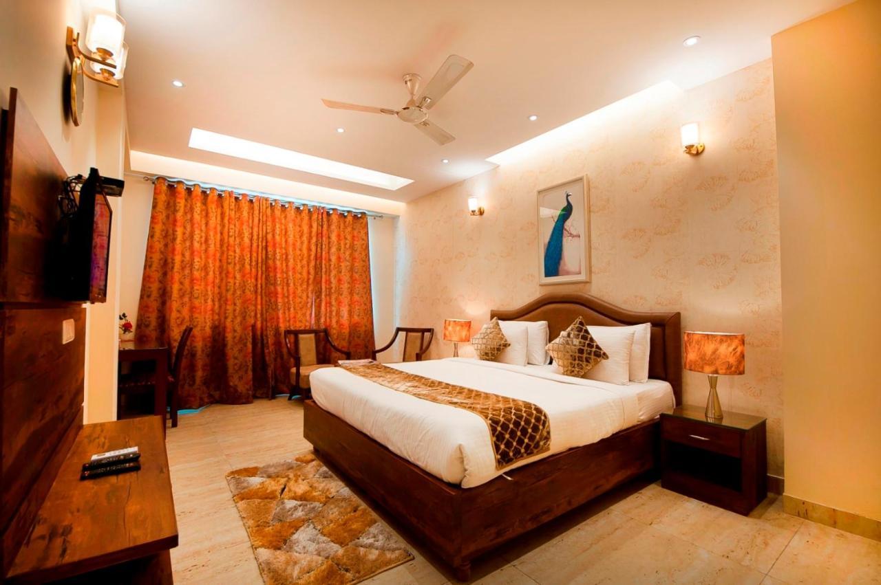Imperial Apartments Huda City Gurgaon Esterno foto