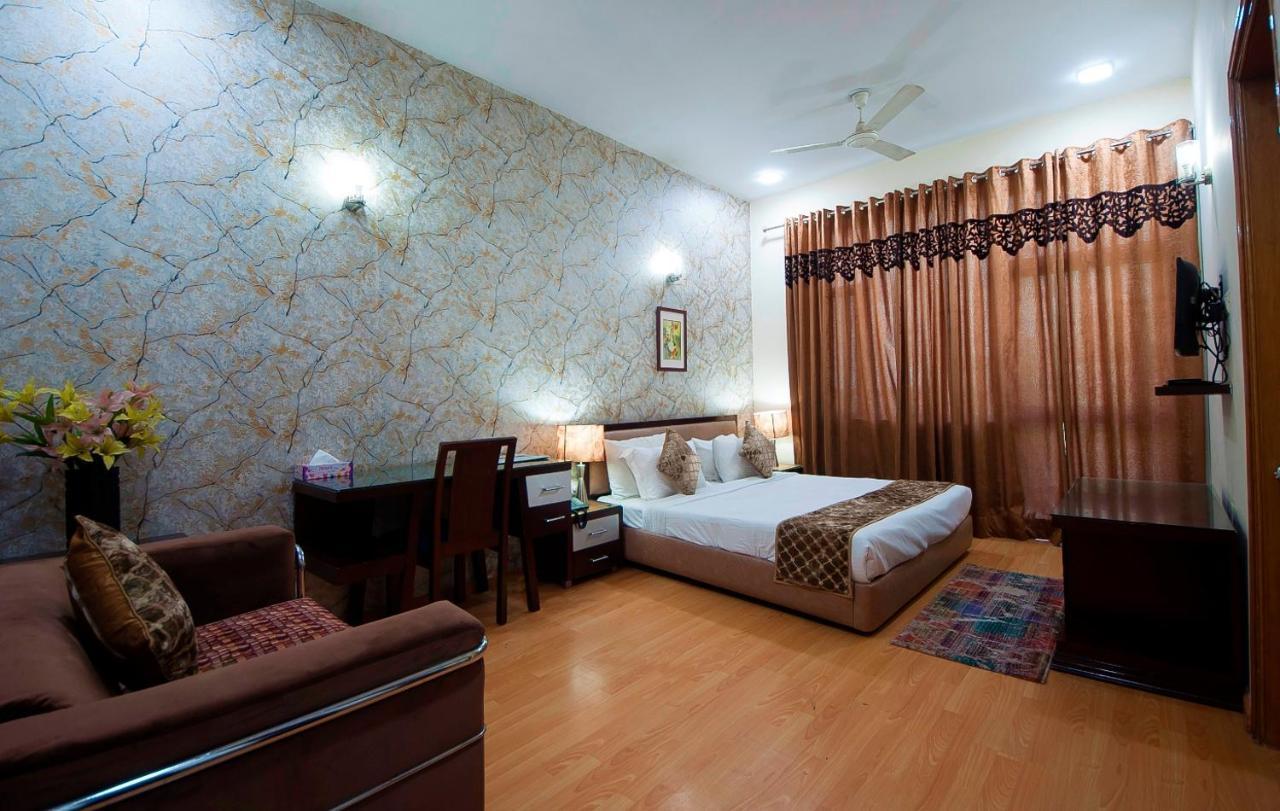 Imperial Apartments Huda City Gurgaon Esterno foto