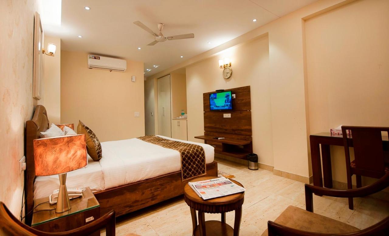 Imperial Apartments Huda City Gurgaon Esterno foto