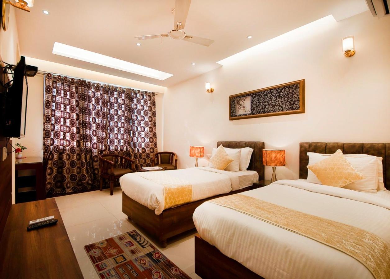 Imperial Apartments Huda City Gurgaon Esterno foto