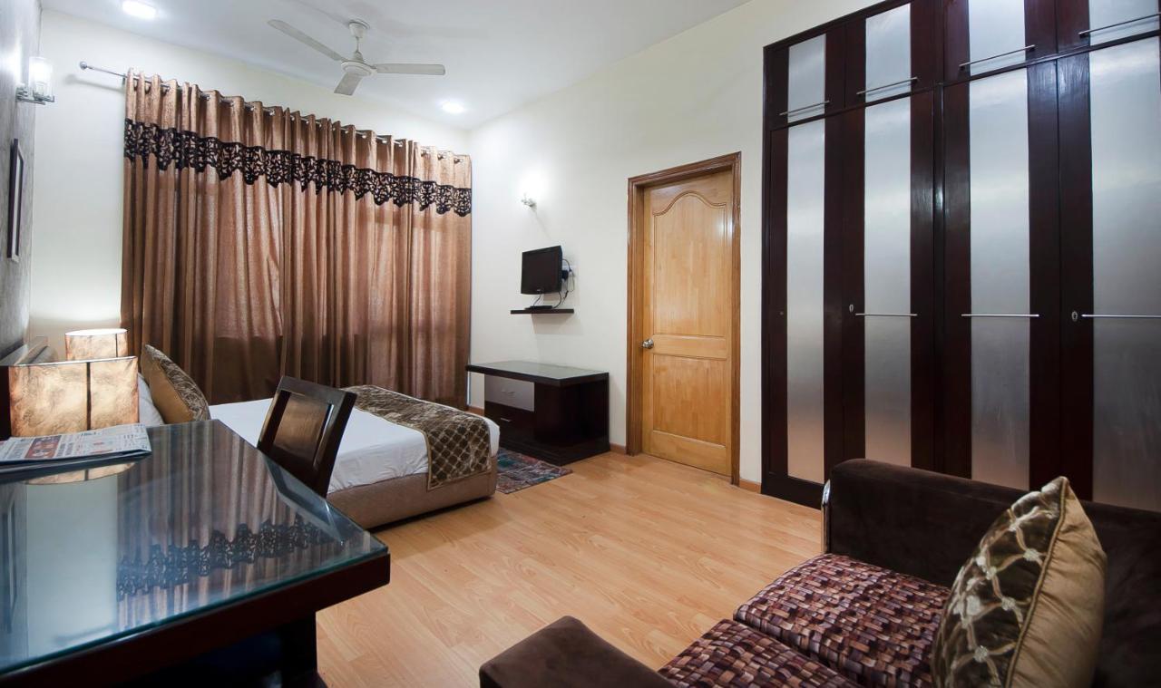Imperial Apartments Huda City Gurgaon Esterno foto
