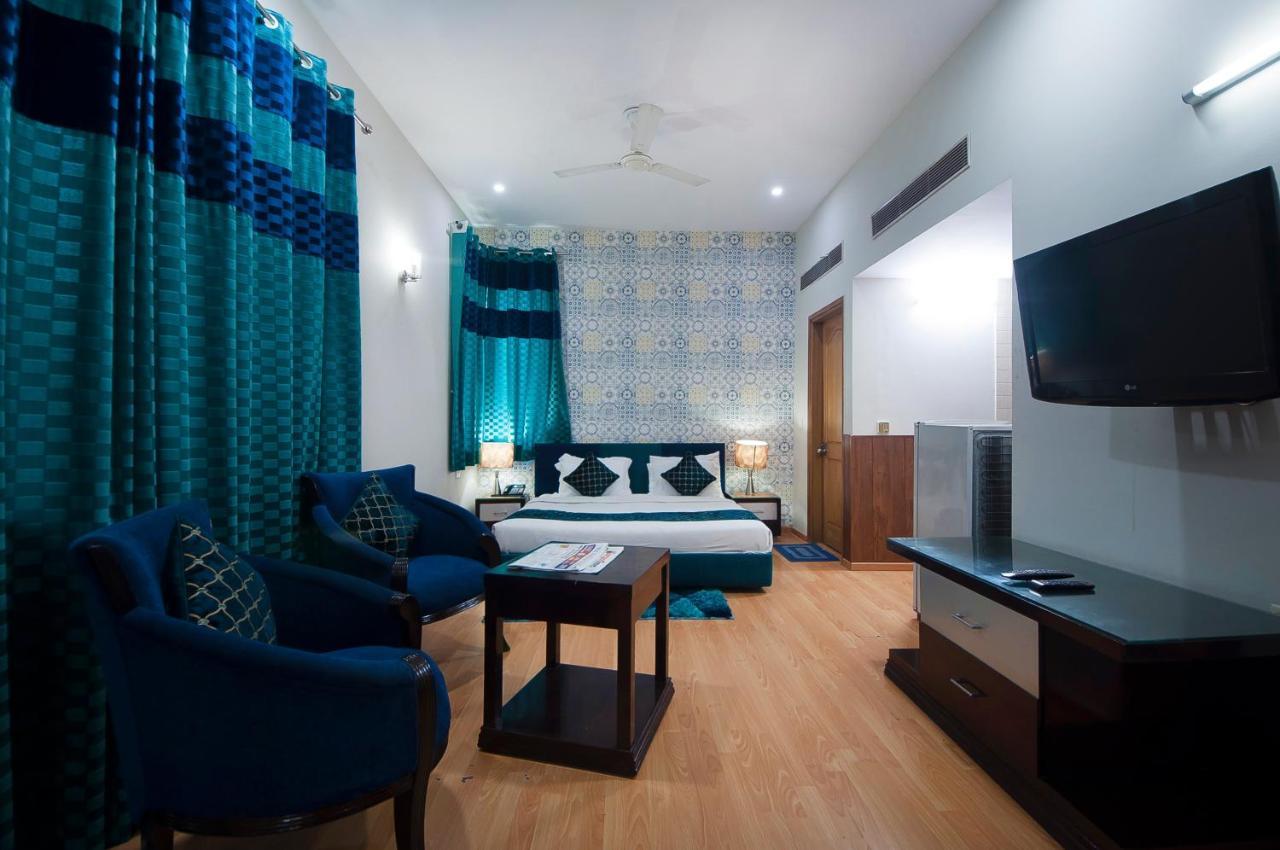 Imperial Apartments Huda City Gurgaon Esterno foto
