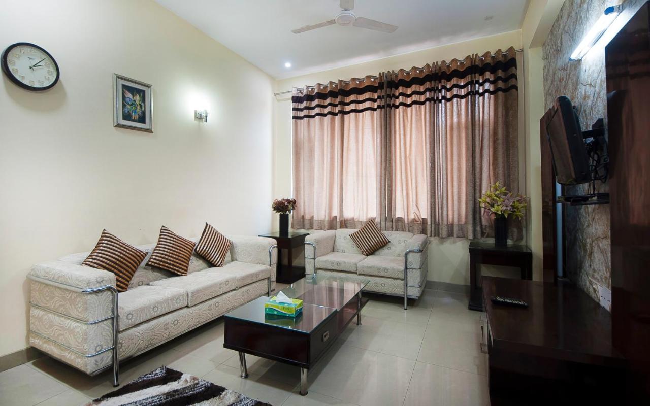 Imperial Apartments Huda City Gurgaon Esterno foto